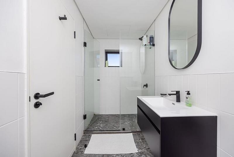 2 Bedroom Property for Sale in Sea Point Western Cape